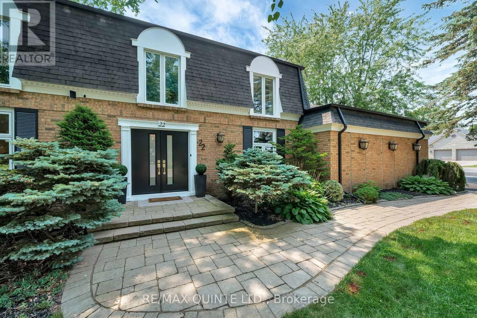 22 FOREST HILL CRESCENT Image 4