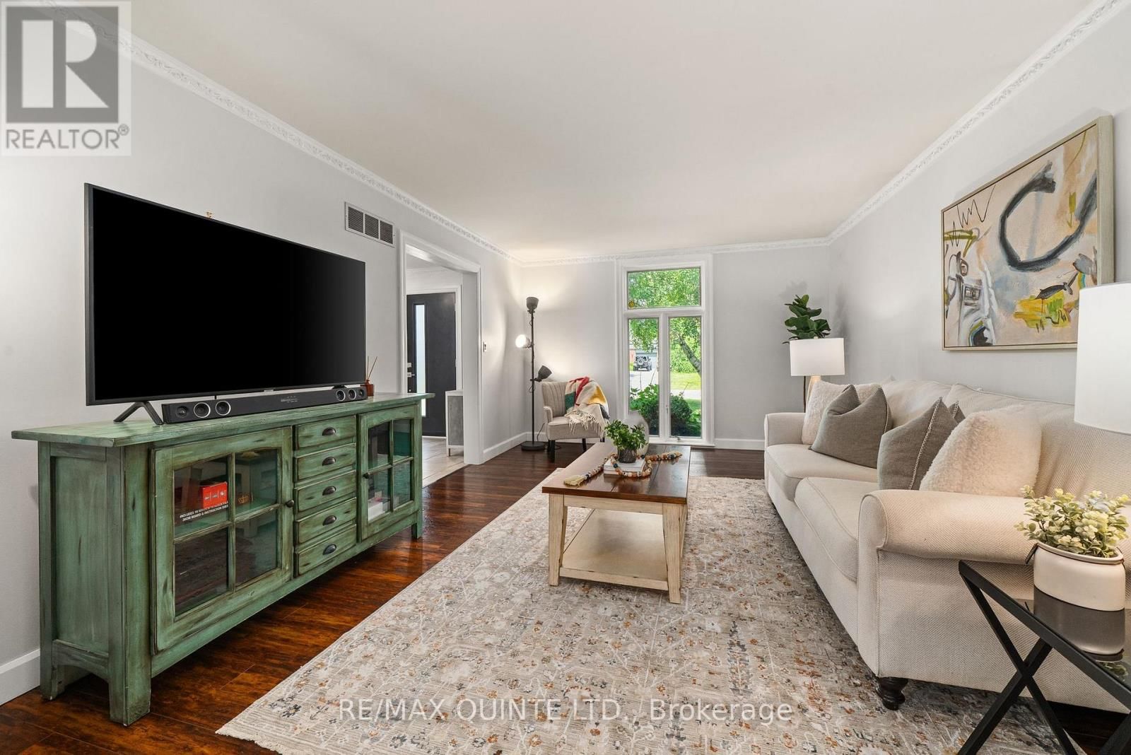 22 FOREST HILL CRESCENT Image 7