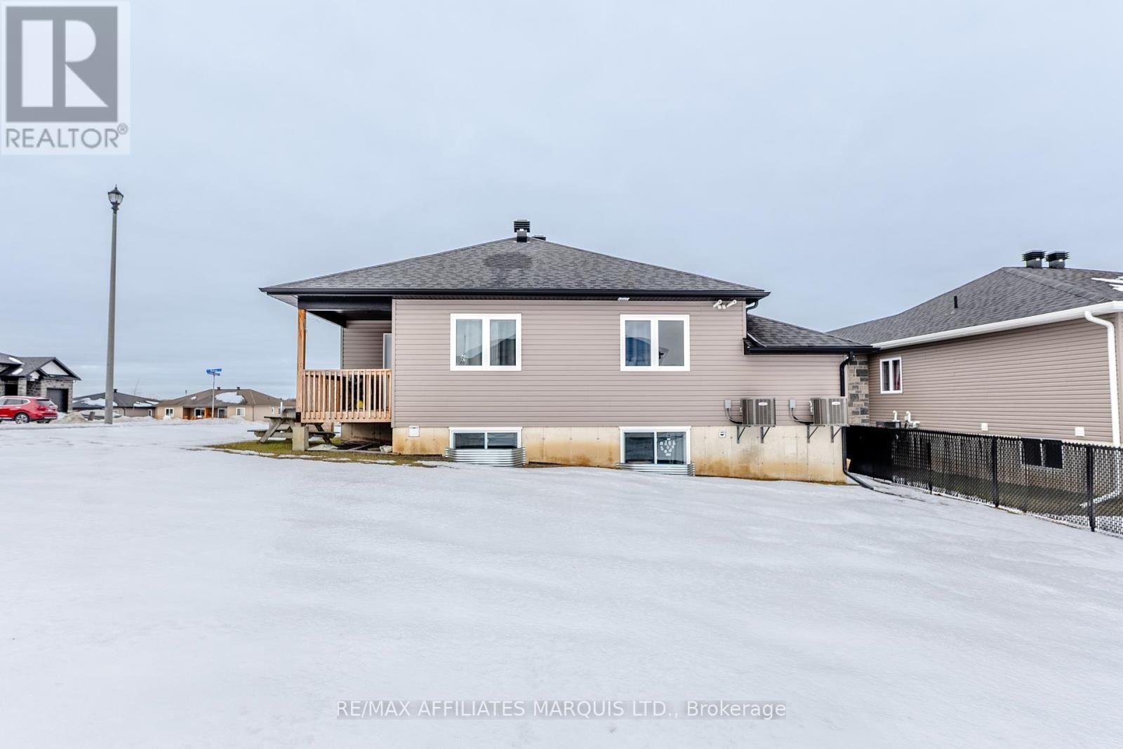 2459 WATSON CRESCENT Image 5