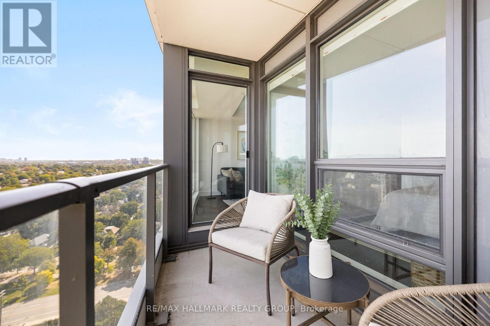 1906 - 485 RICHMOND ROAD Image 23