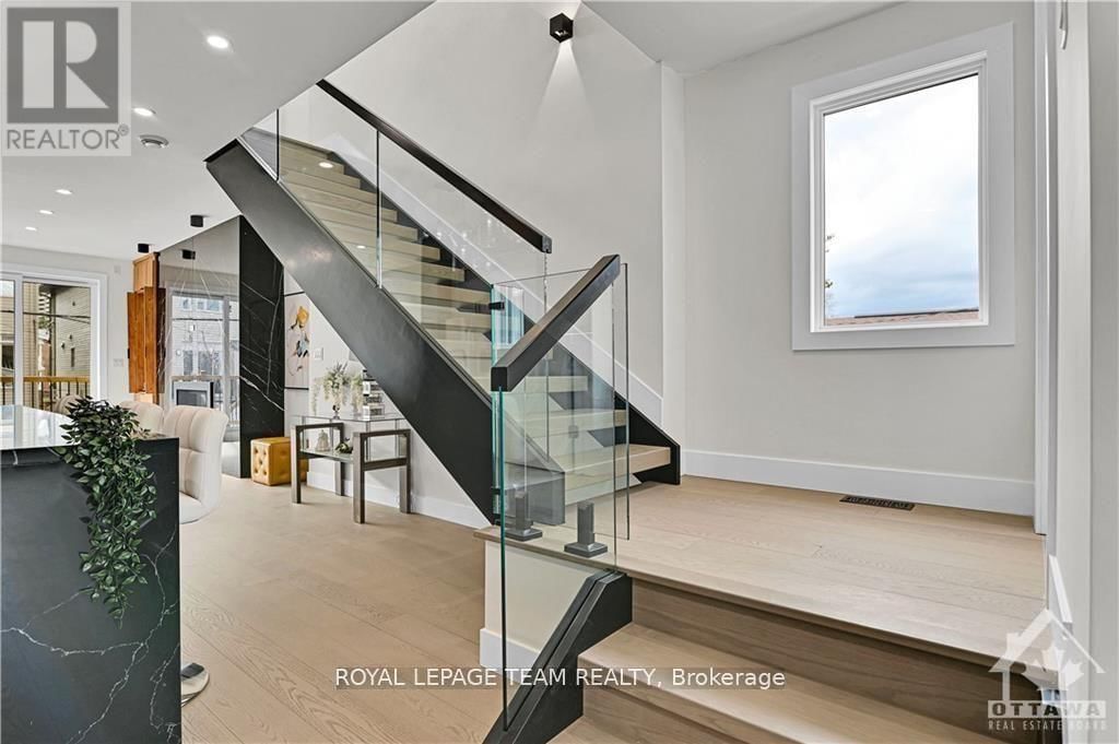 828 ALPINE AVENUE Image 16