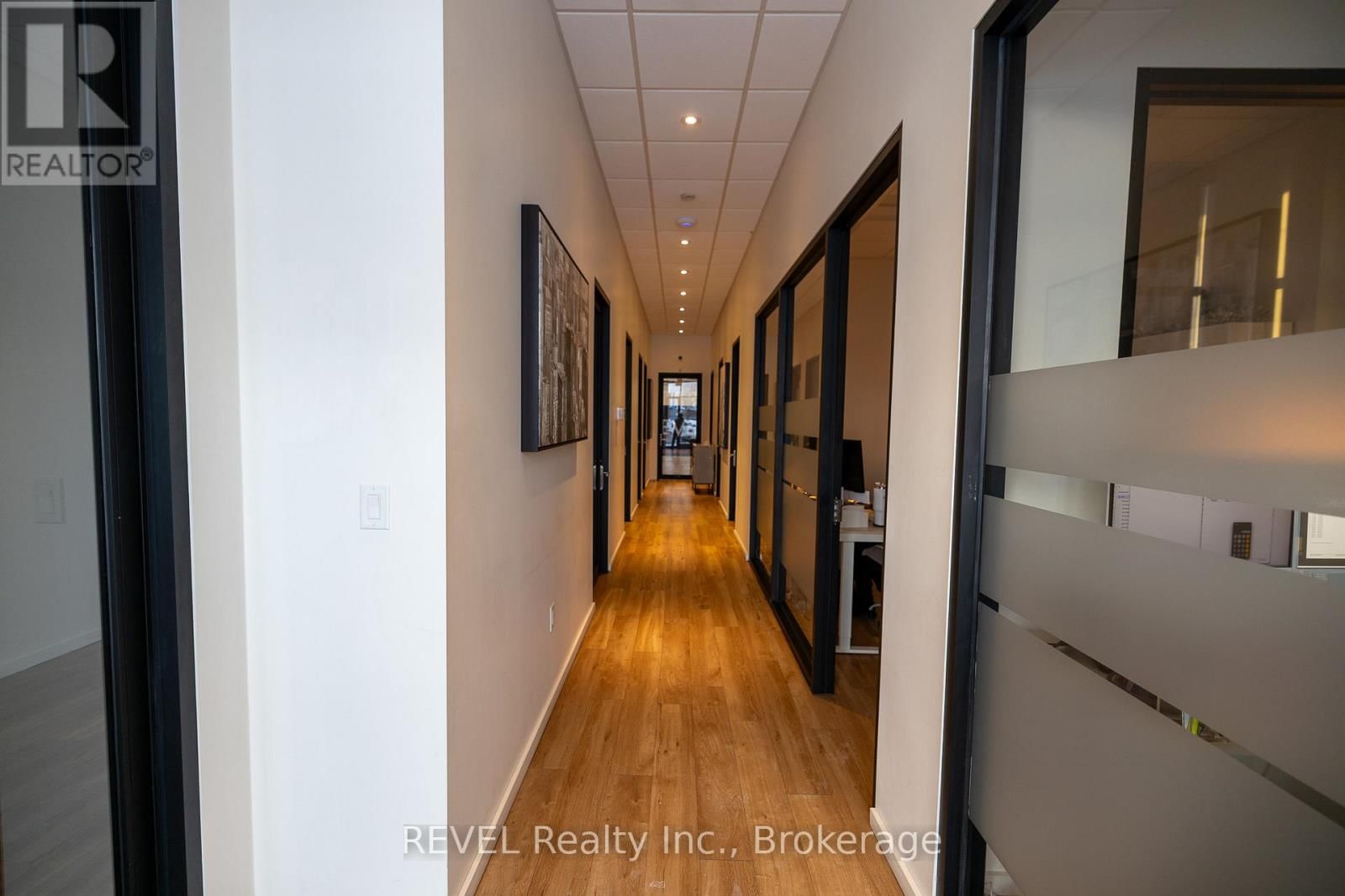 3B - 8685 LUNDYS LANE Image 3