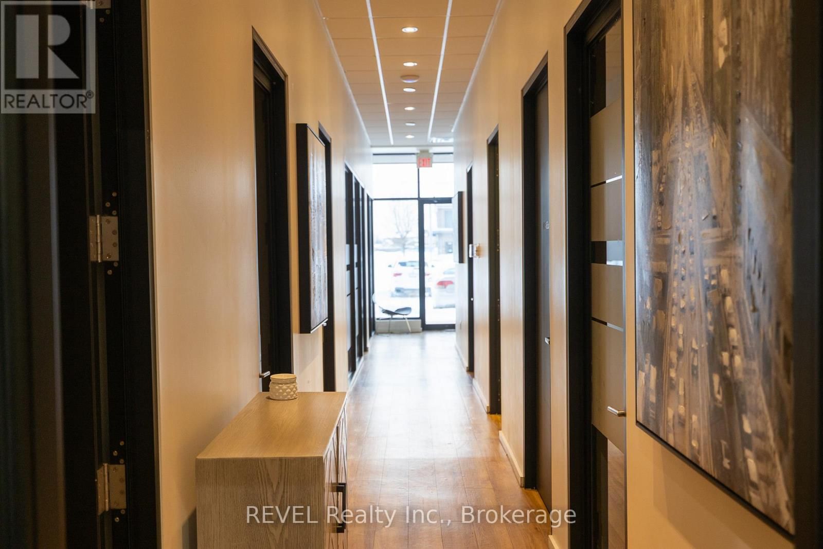 3B - 8685 LUNDYS LANE Image 4