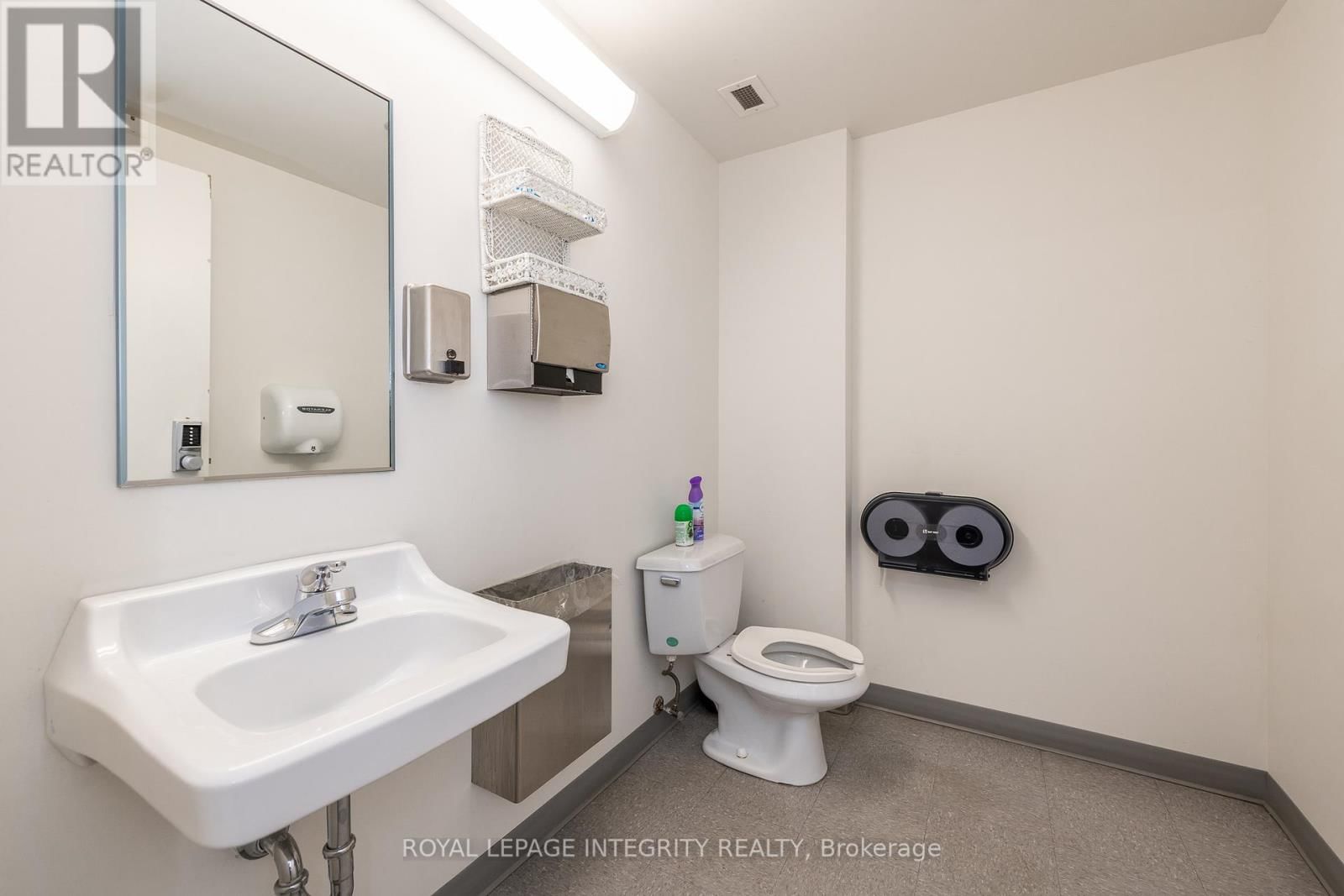 2747 CHAMBERLAND STREET Image 10