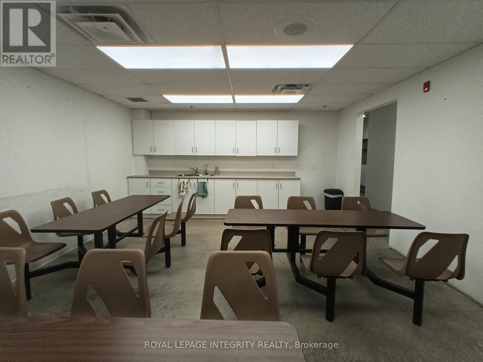 2747 CHAMBERLAND STREET Image 21