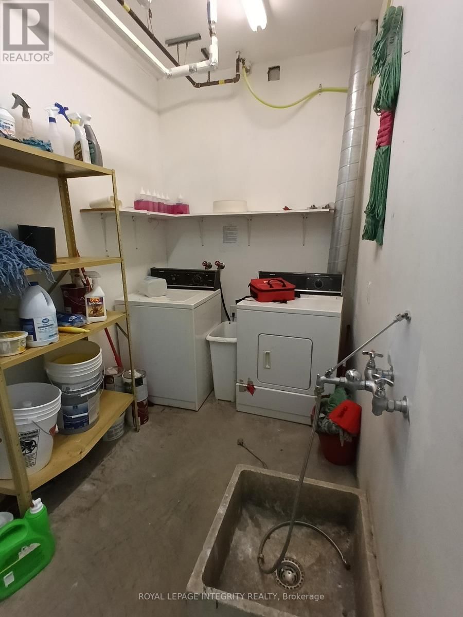 2747 CHAMBERLAND STREET Image 22