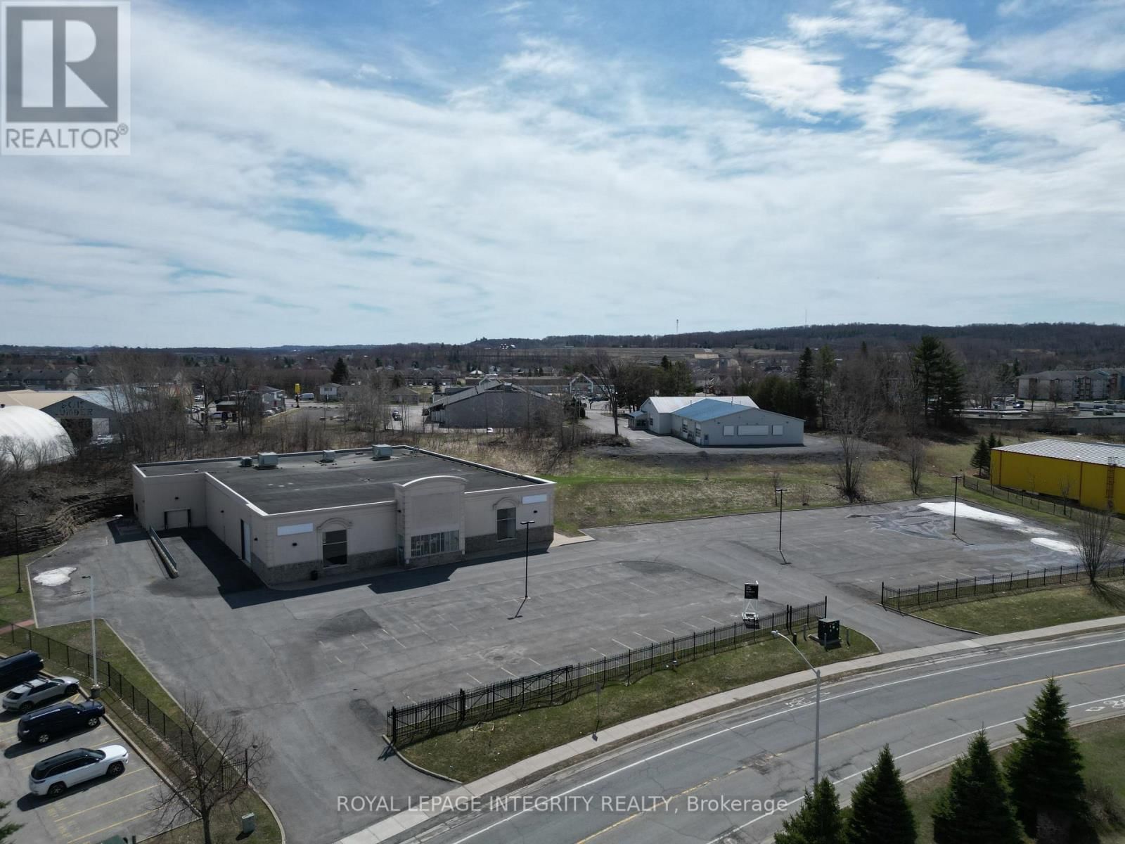 2747 CHAMBERLAND STREET Image 32