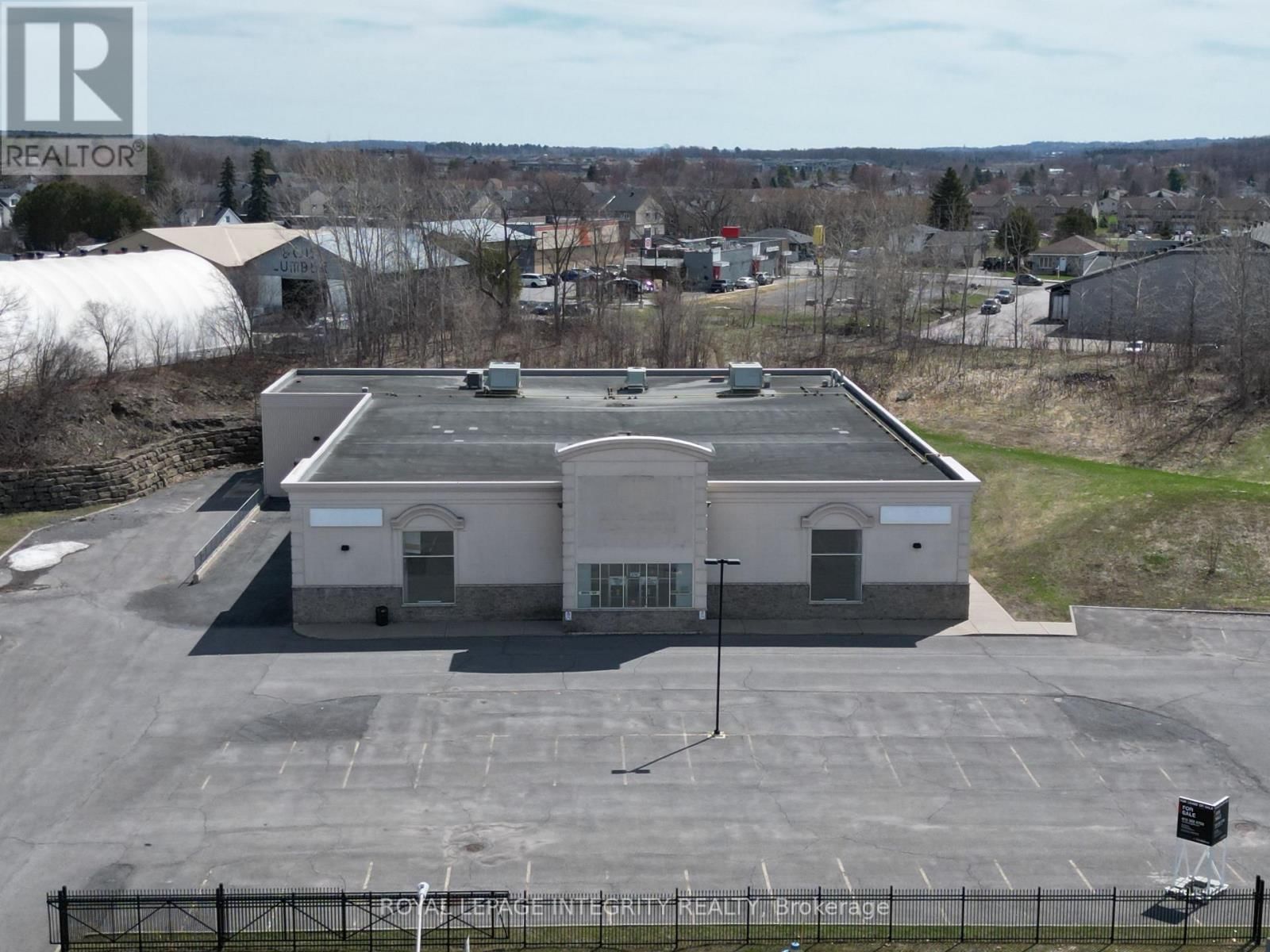 2747 CHAMBERLAND STREET Image 33