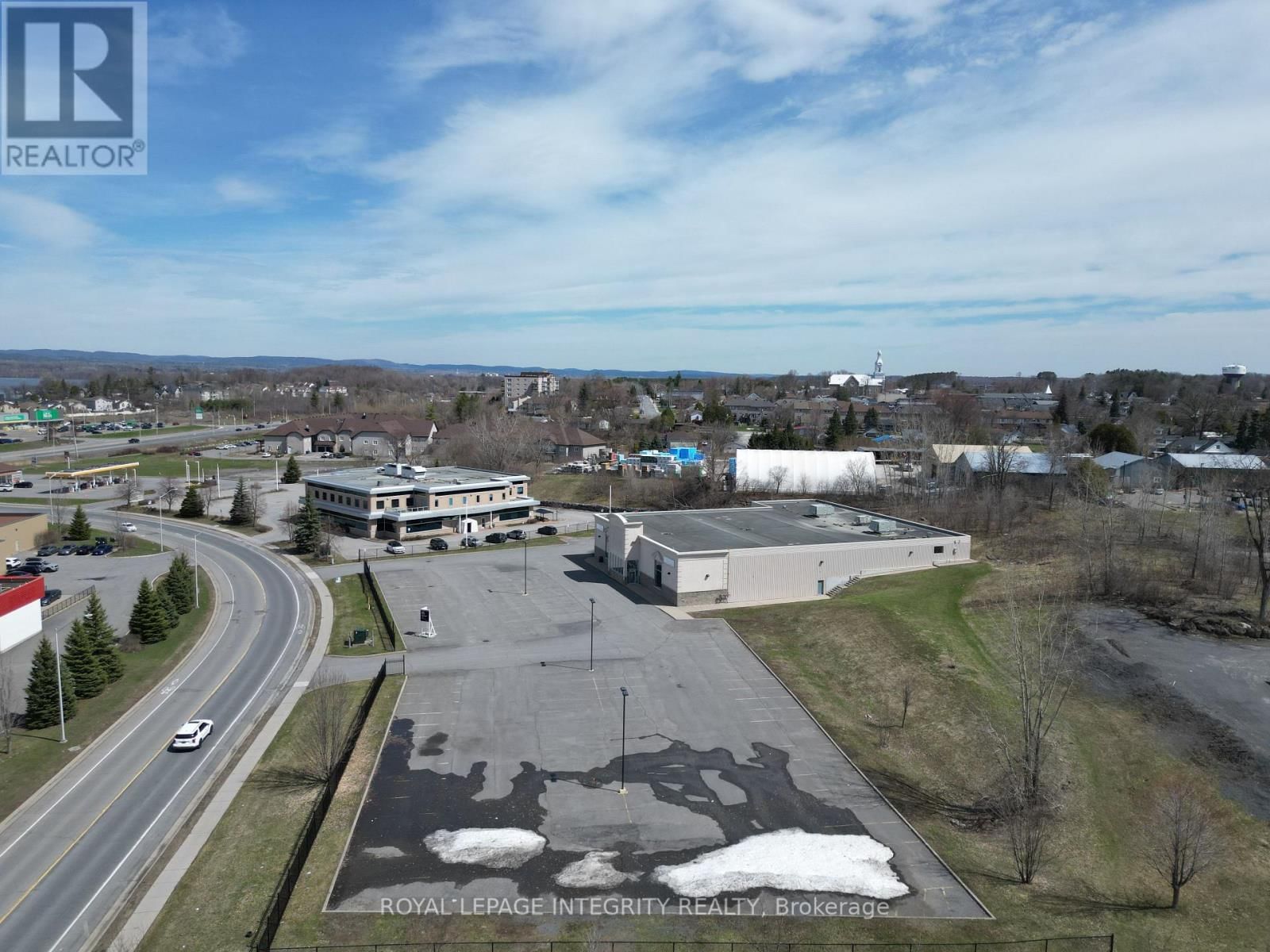 2747 CHAMBERLAND STREET Image 35