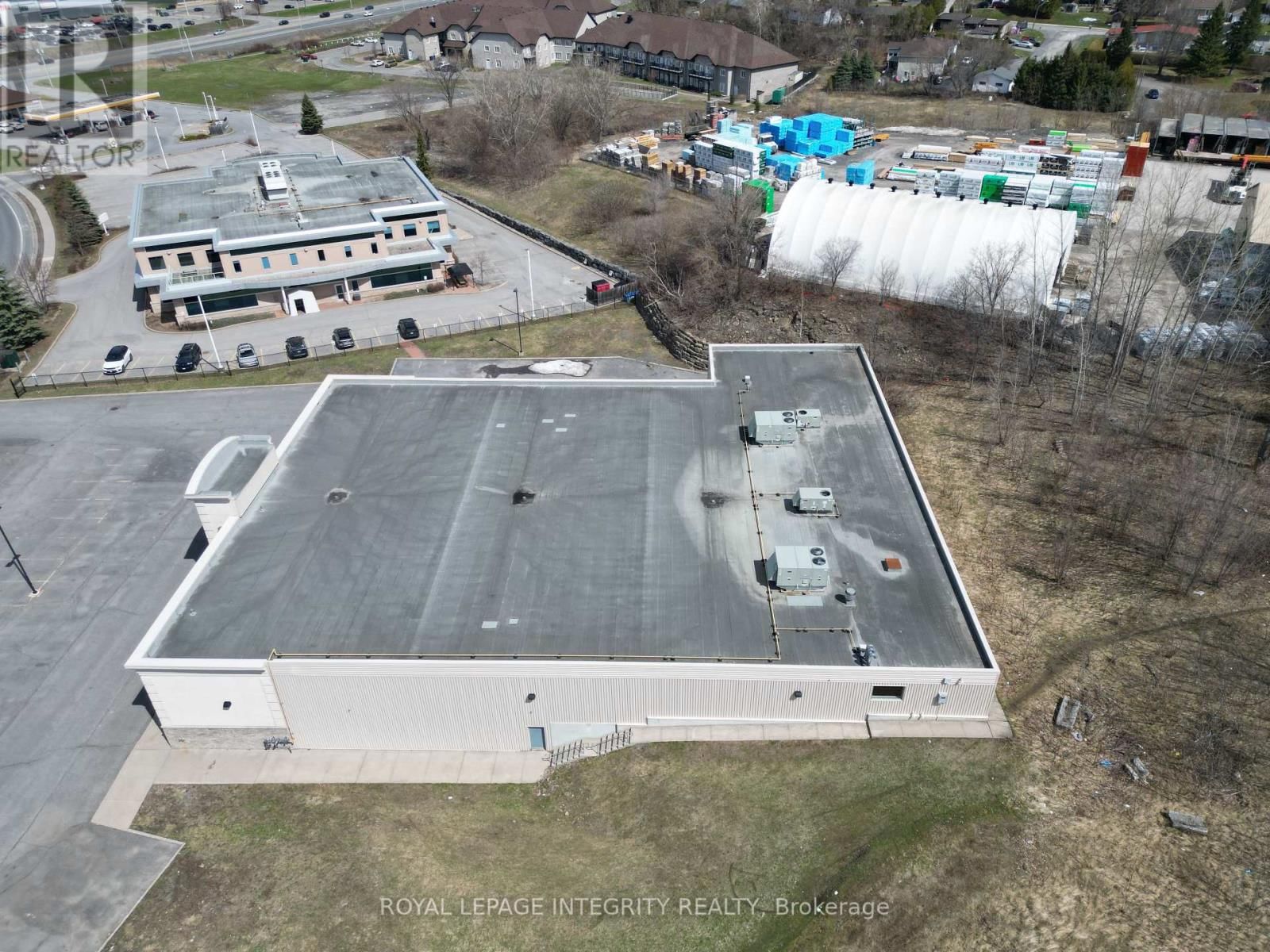 2747 CHAMBERLAND STREET Image 36