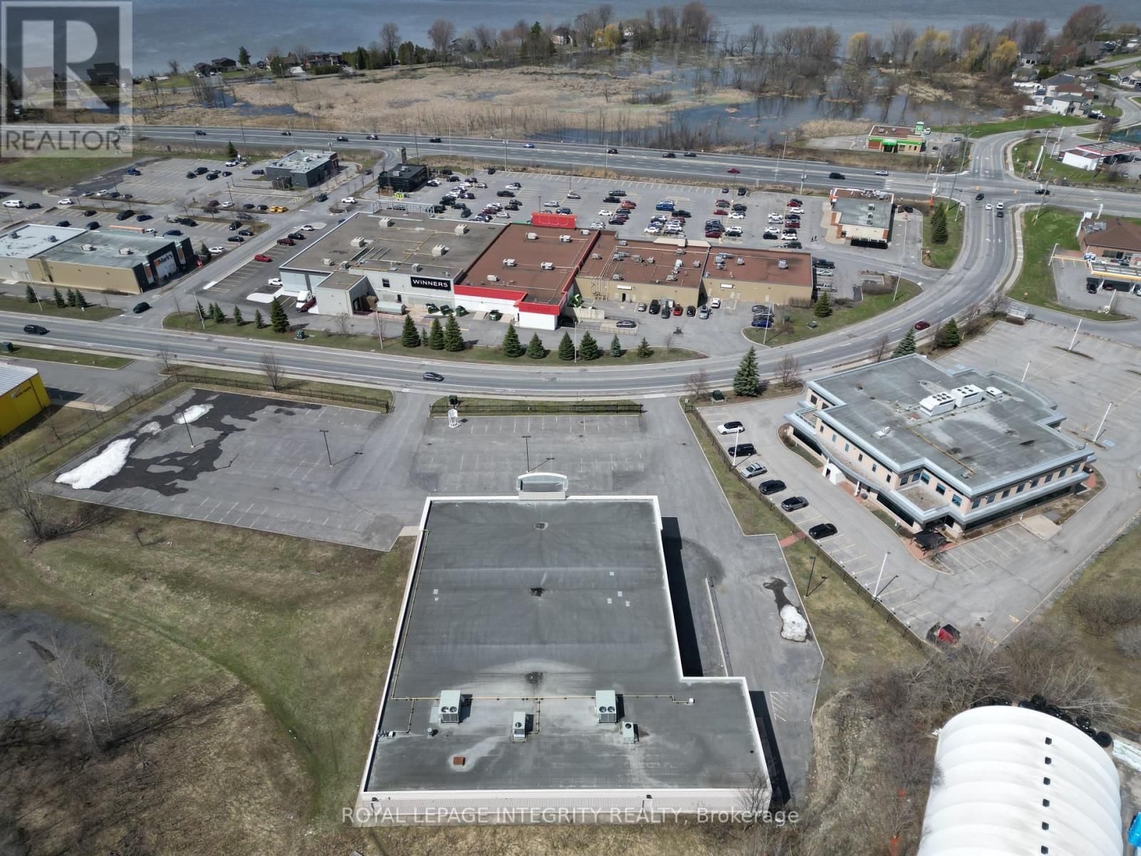 2747 CHAMBERLAND STREET Image 37