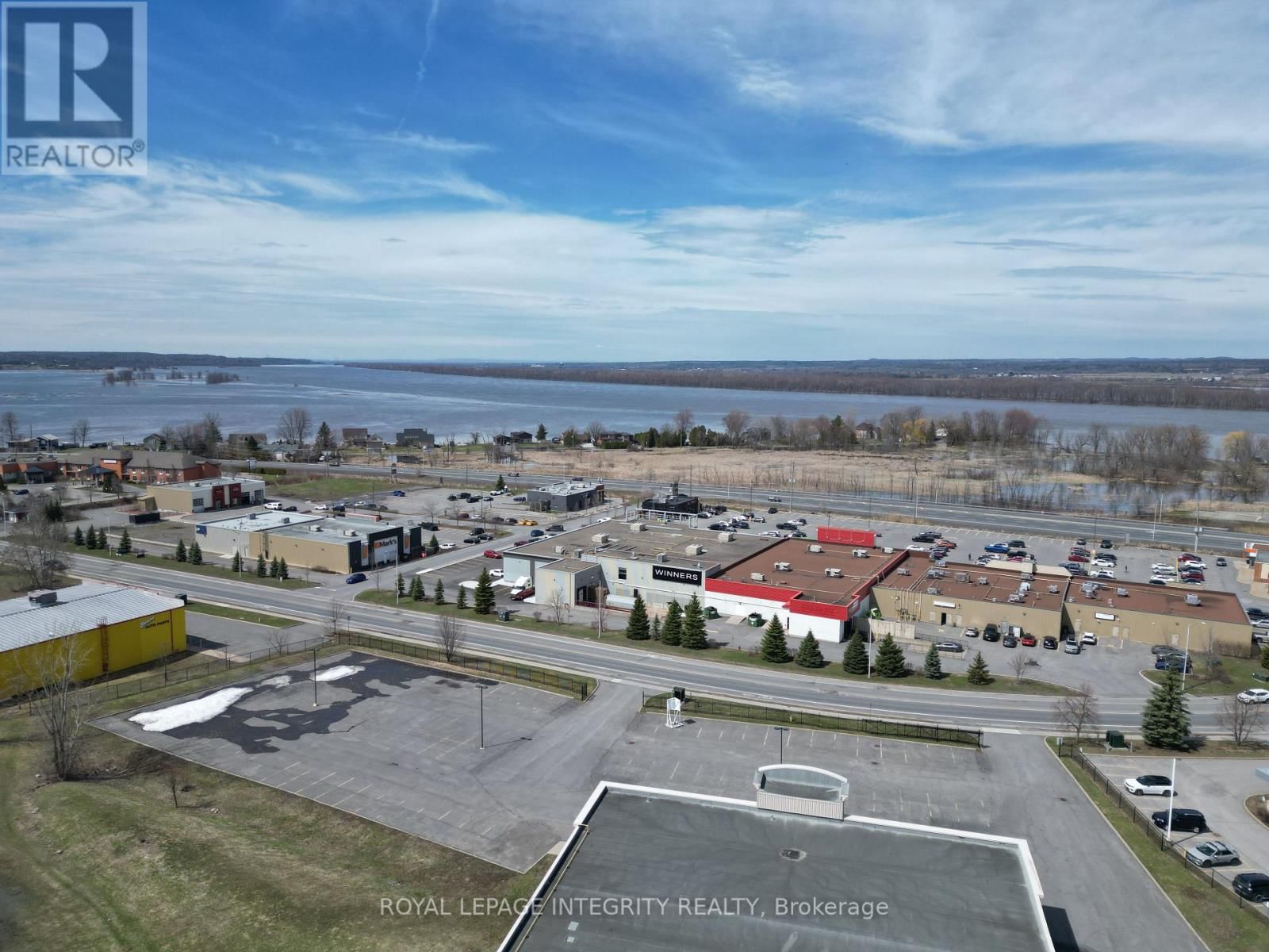 2747 CHAMBERLAND STREET Image 38