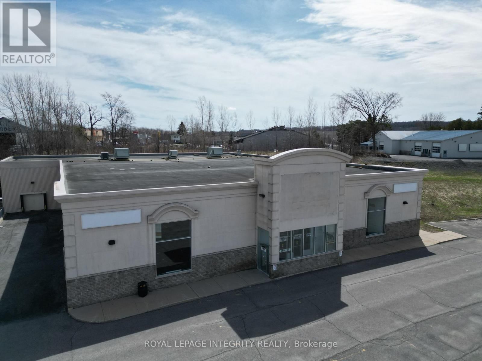 2747 CHAMBERLAND STREET Image 39