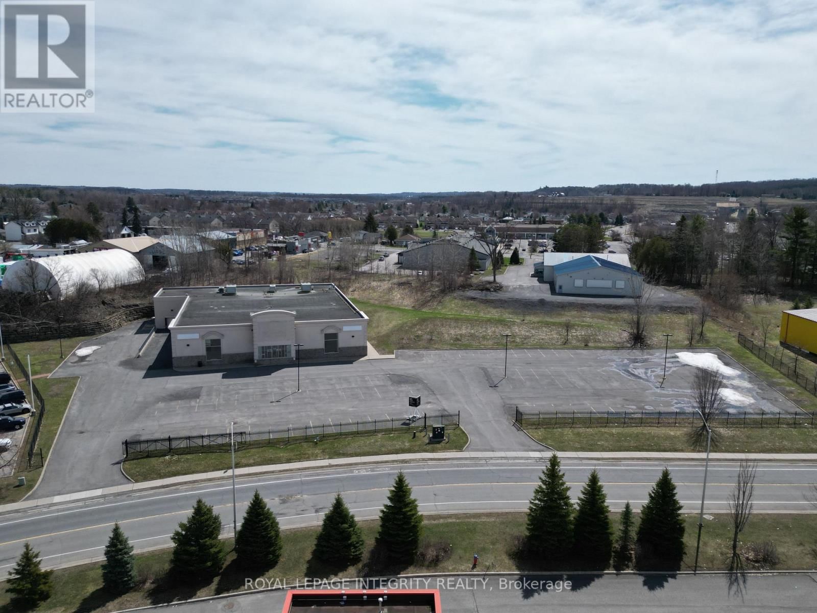 2747 CHAMBERLAND STREET Image 4