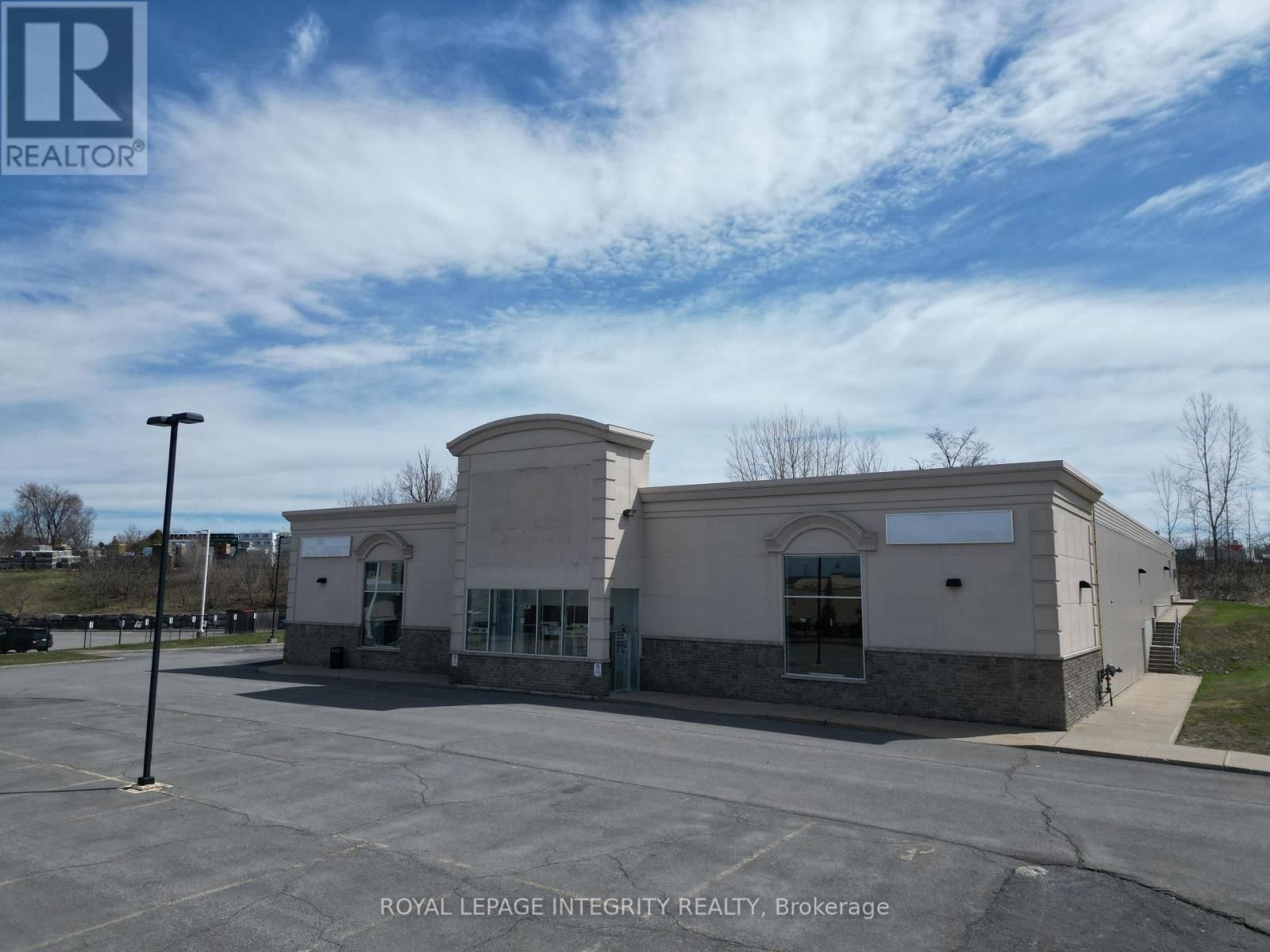 2747 CHAMBERLAND STREET Image 41