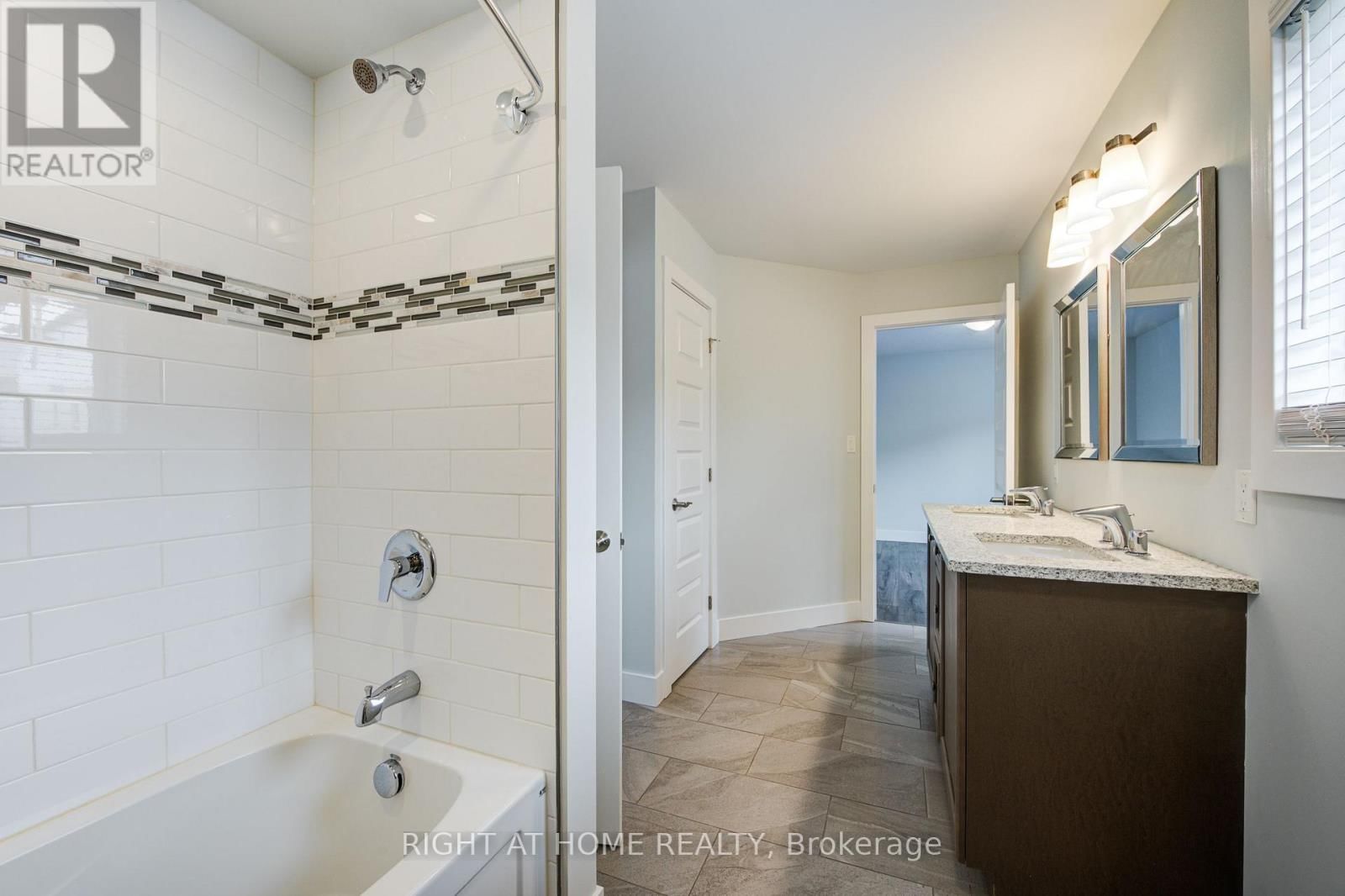 2527 HOLBROOK DRIVE Image 15