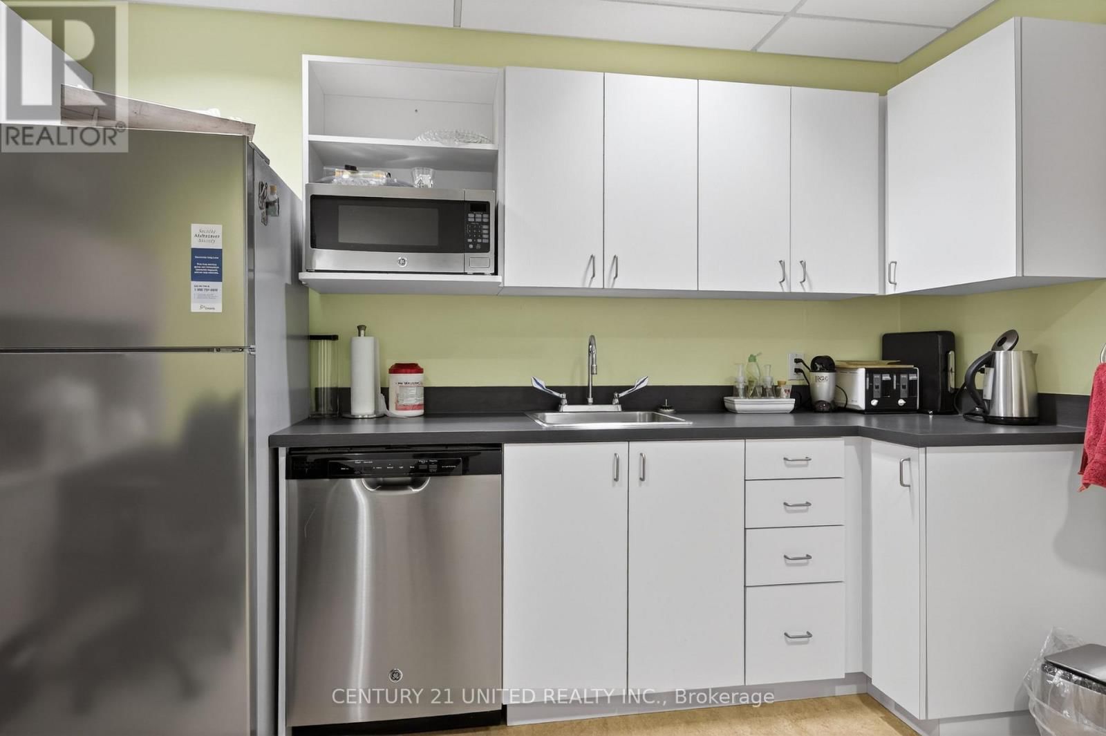 168/172 BROCK STREET Image 32