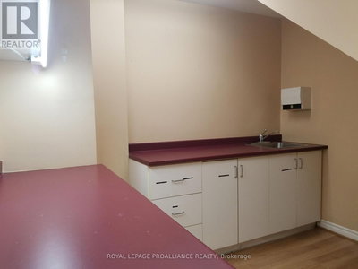 Commercial for Rent in Ontario