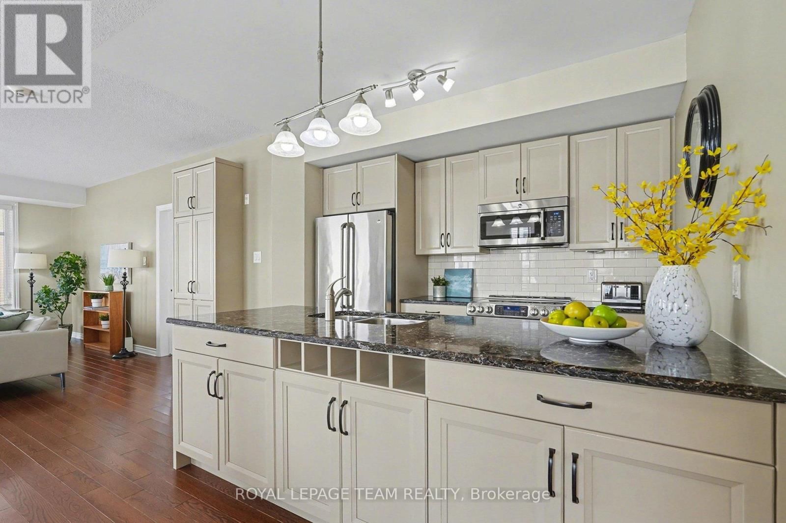 202 - 220 JANKA PRIVATE Image 13