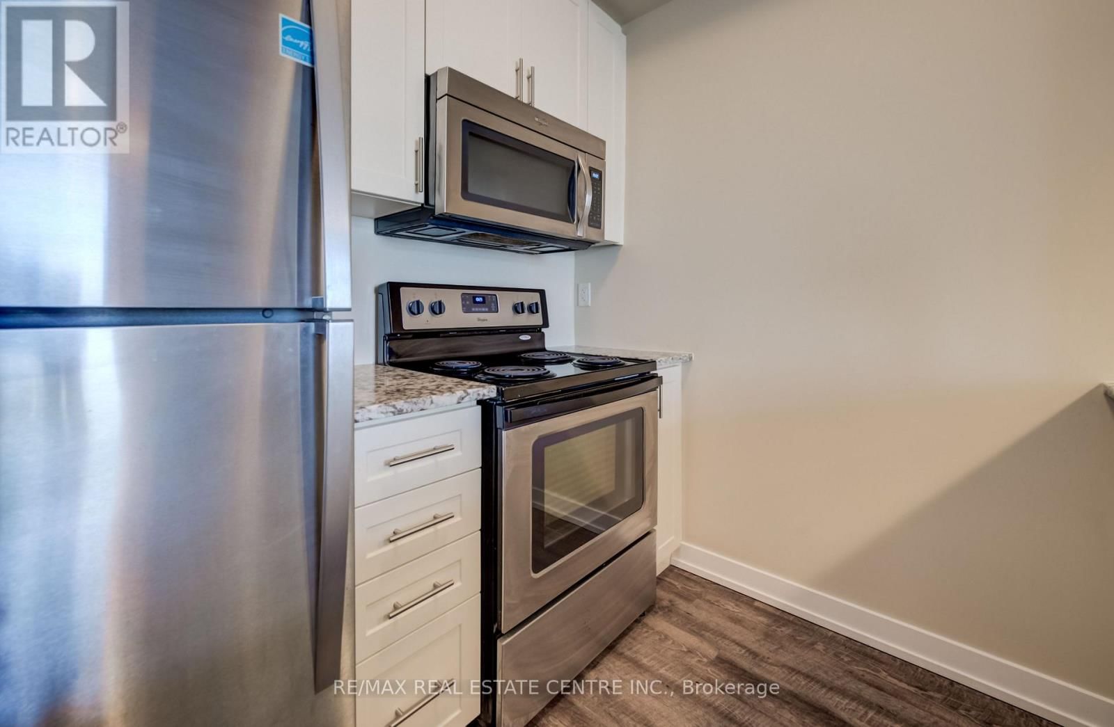 303 - 35 SOUTHSHORE CRESCENT Image 21