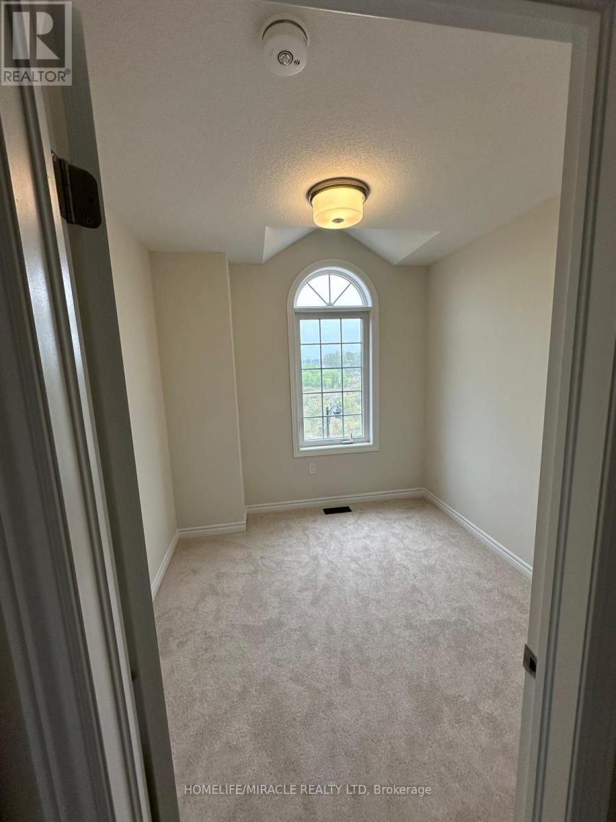 76 - 620 COLBORNE STREET Image 16