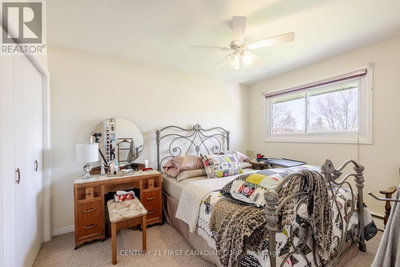 Image #1 of Commercial for Sale at Cheapside, London East , Ontario