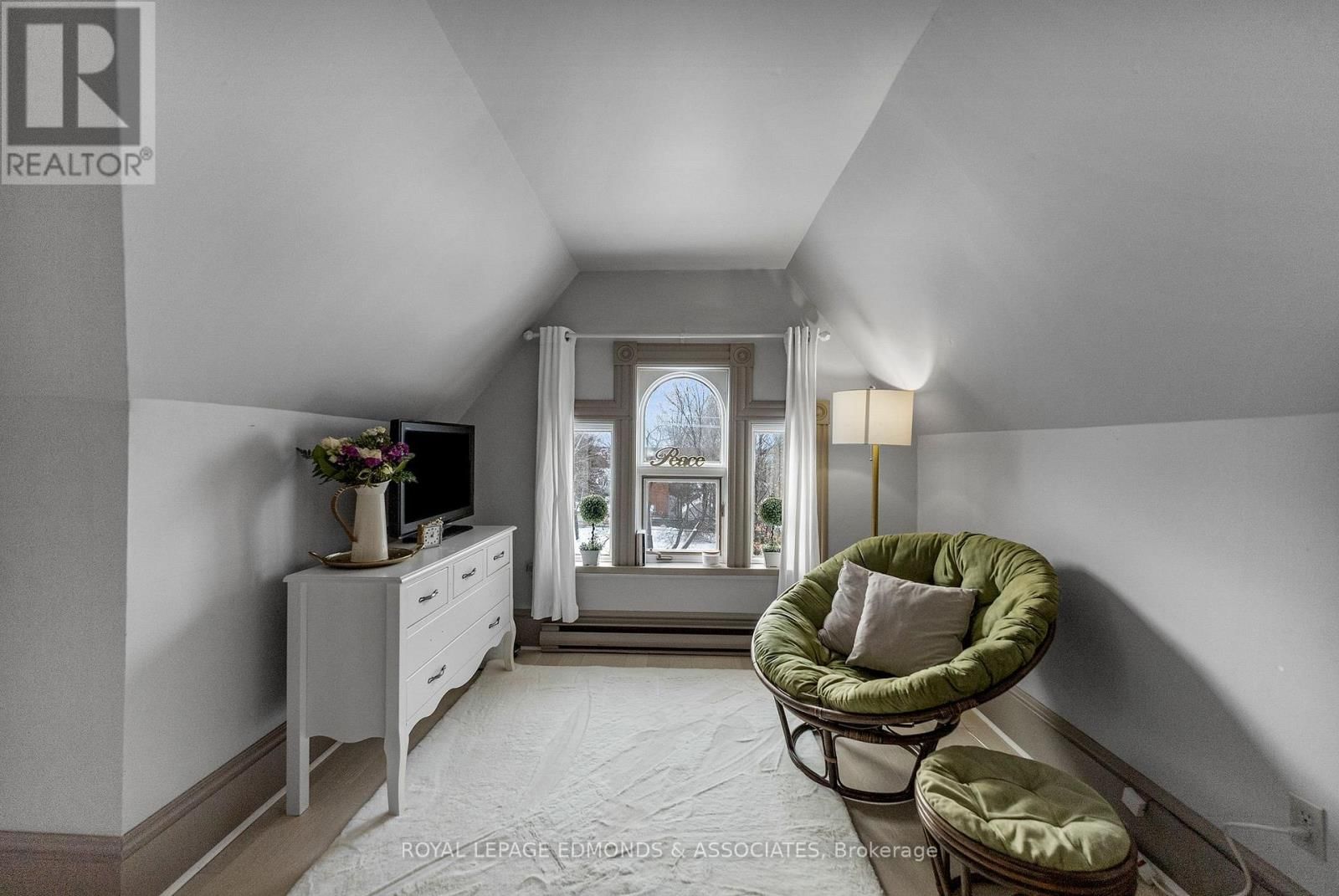 307 MAPLE AVENUE Image 29