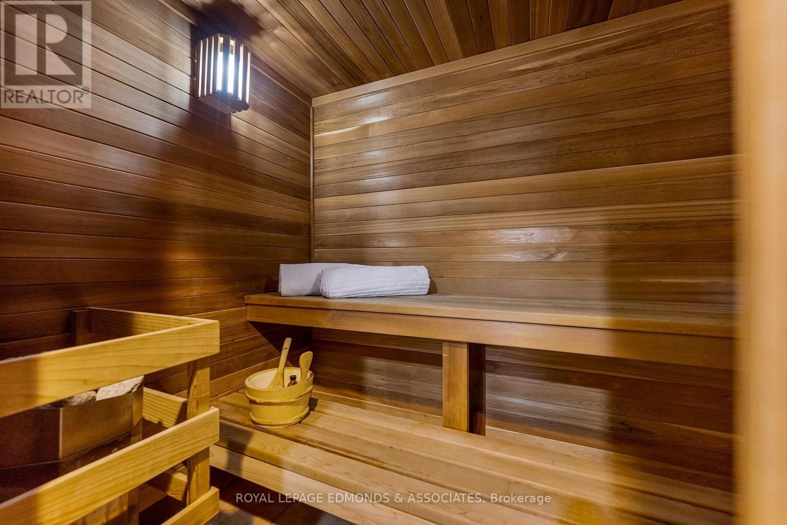 307 MAPLE AVENUE Image 35