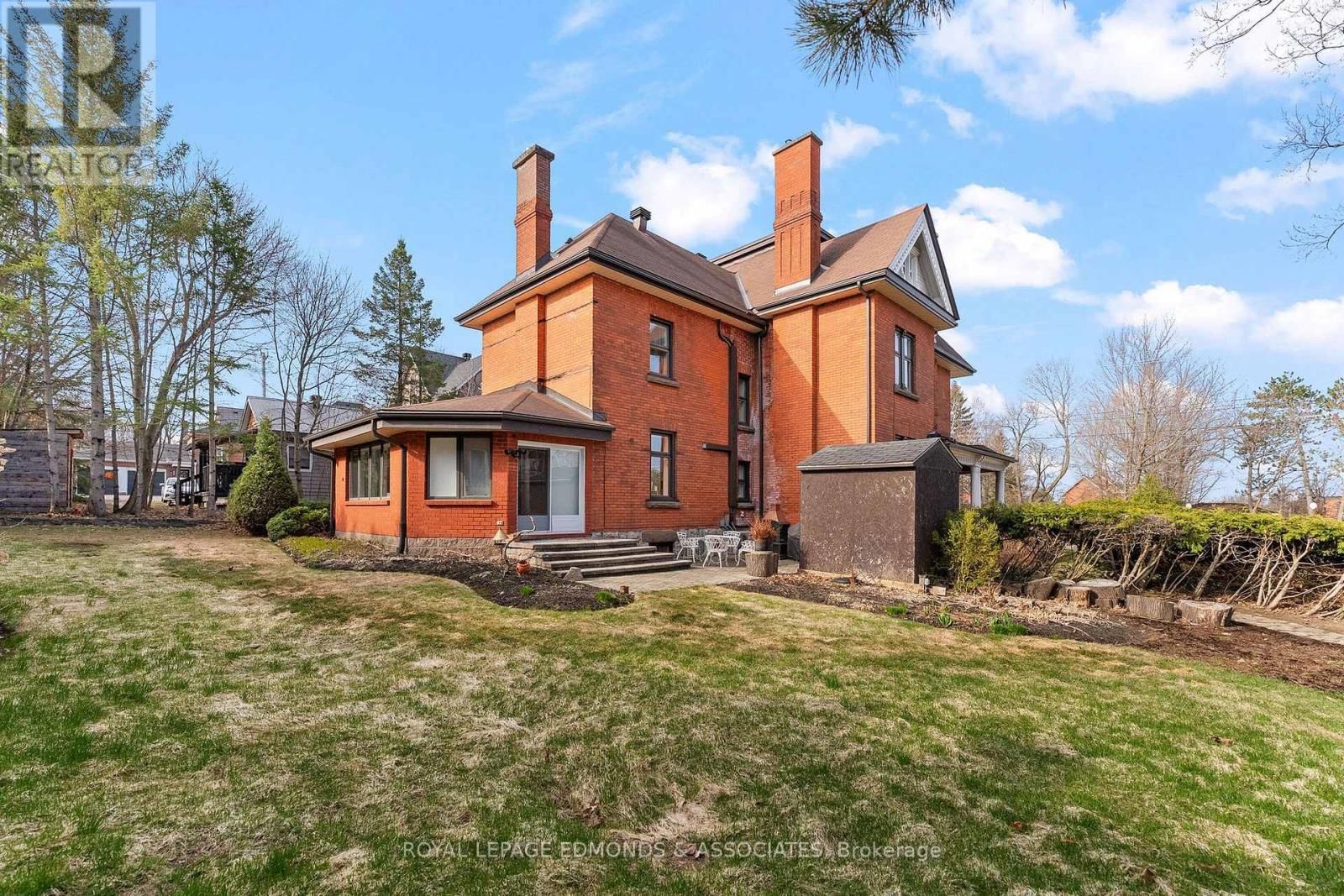 307 MAPLE AVENUE Image 43