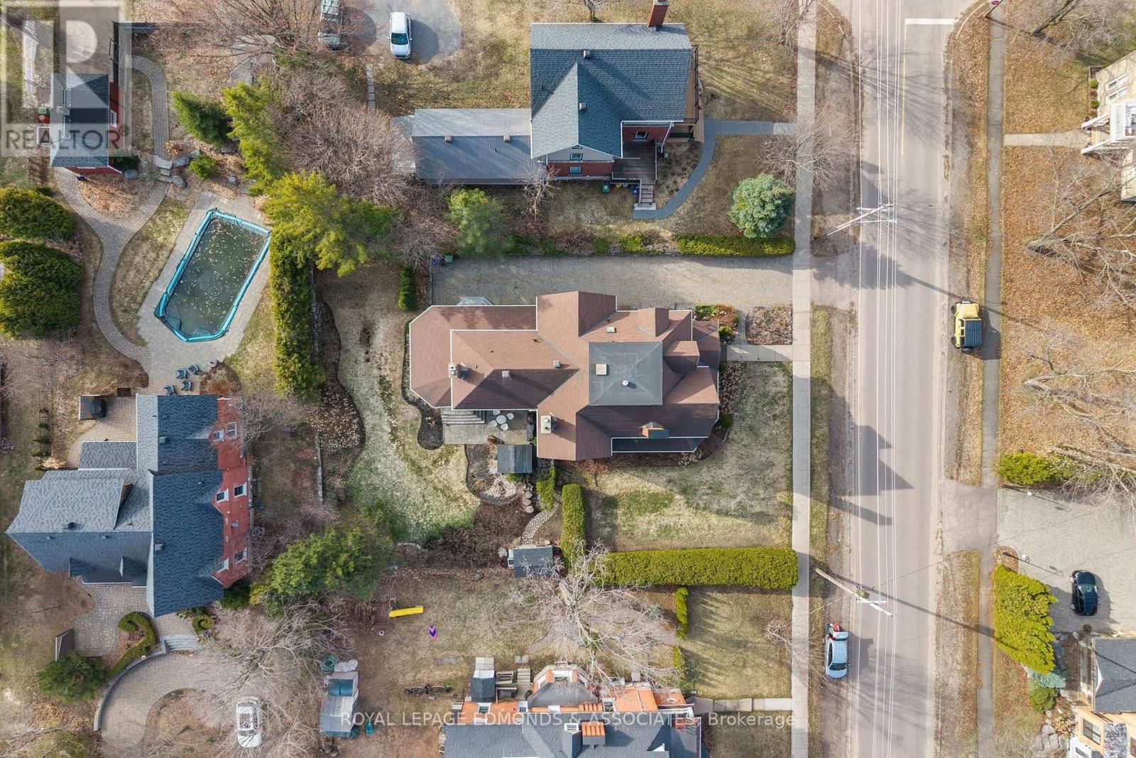 307 MAPLE AVENUE Image 45