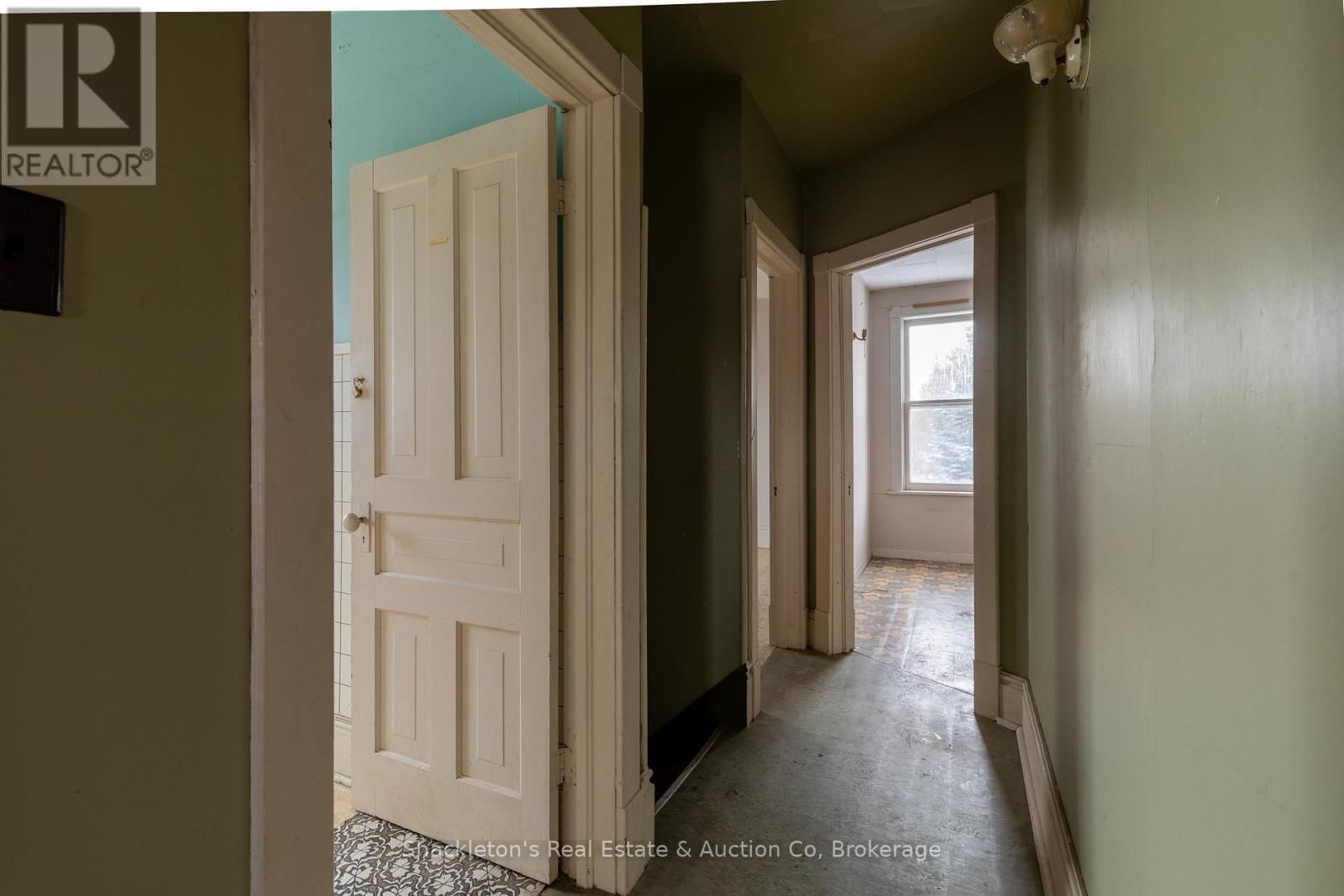 432 ERIE STREET Image 25