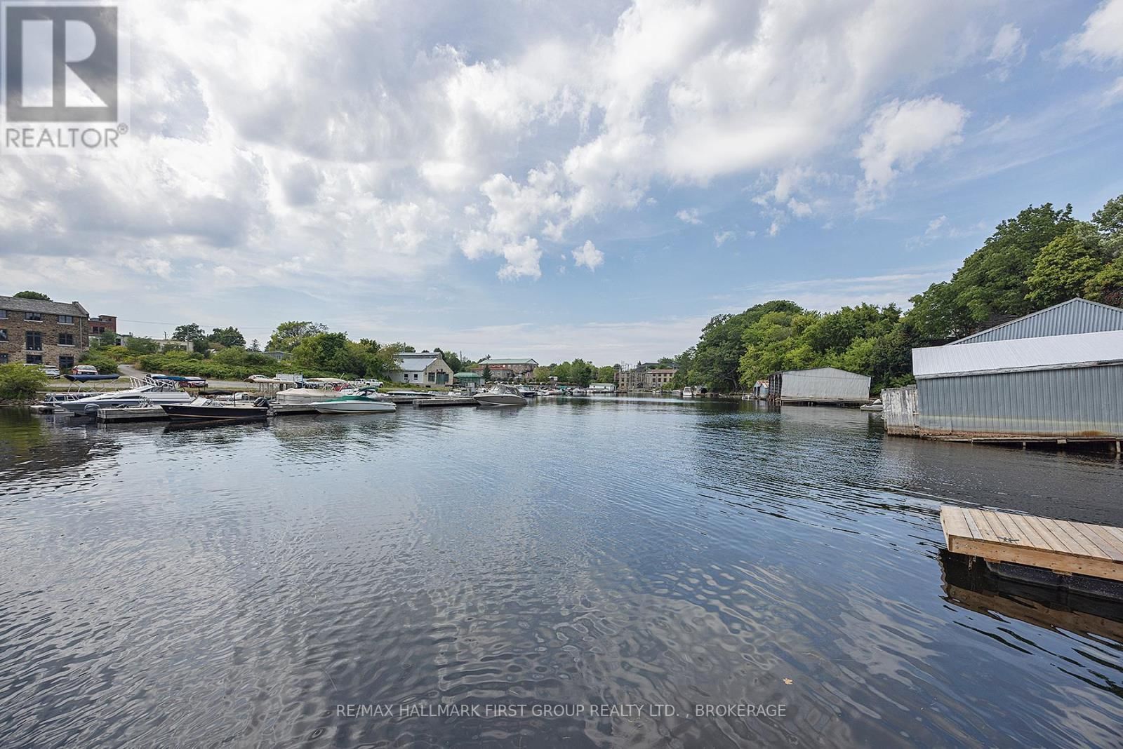 370 STONE STREET SOUTH Image 42