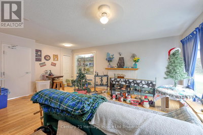 Image #1 of Commercial for Sale at Peel, Woodstock , Ontario