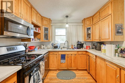 Image #1 of Commercial for Sale at Peel, Woodstock , Ontario