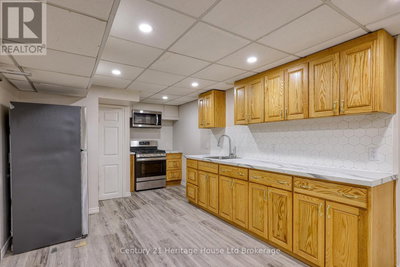 Image #1 of Commercial for Sale at Peel, Woodstock , Ontario