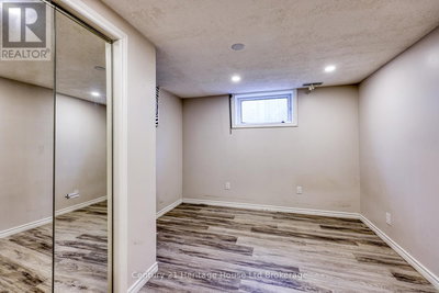 Image #1 of Commercial for Sale at Peel, Woodstock , Ontario