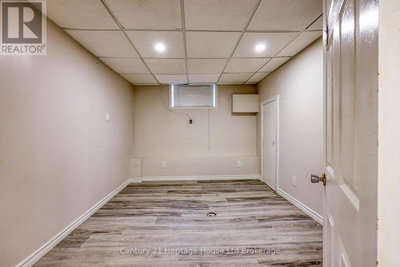 Image #1 of Commercial for Sale at Peel, Woodstock , Ontario