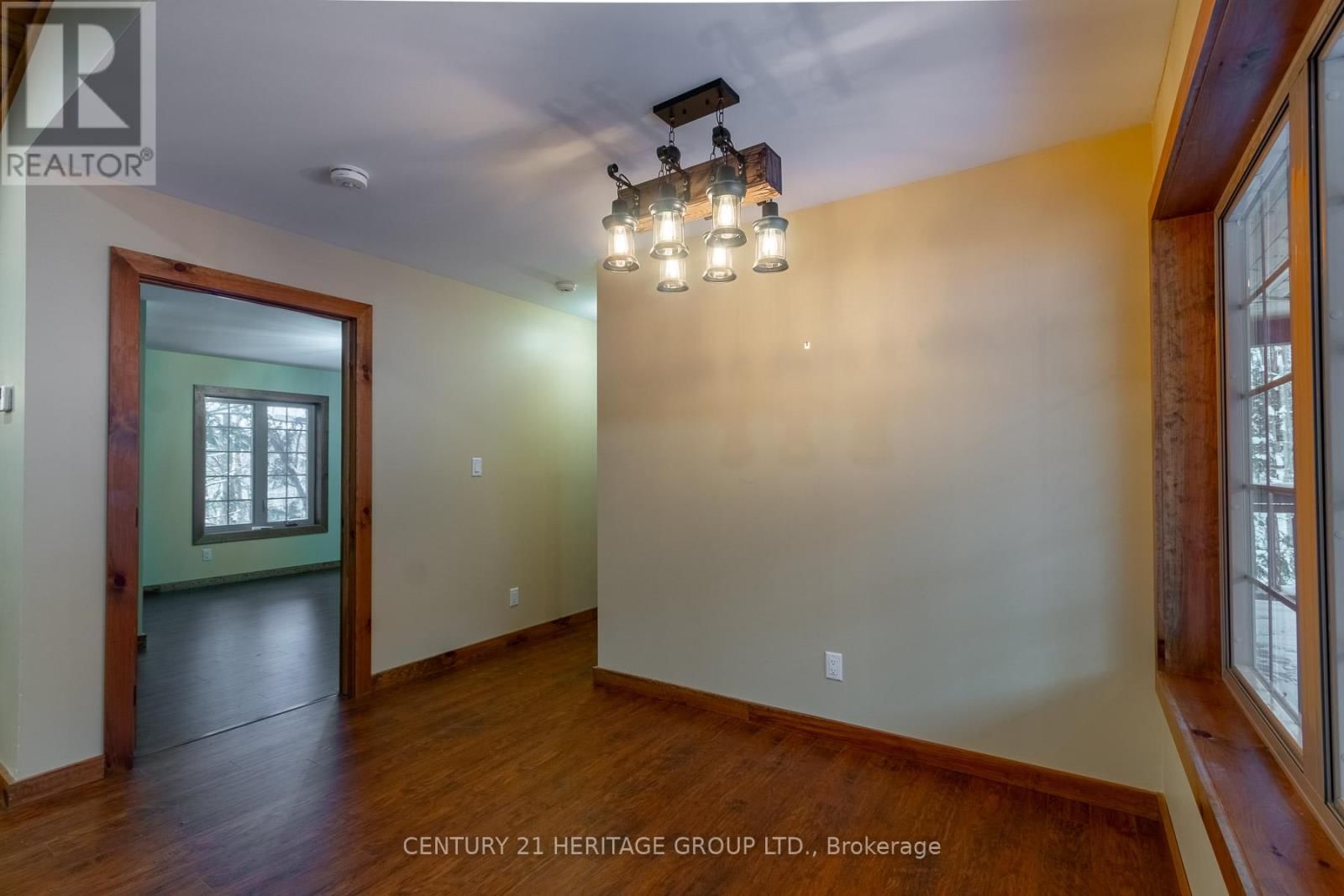 35 KEEFER STREET Image 21