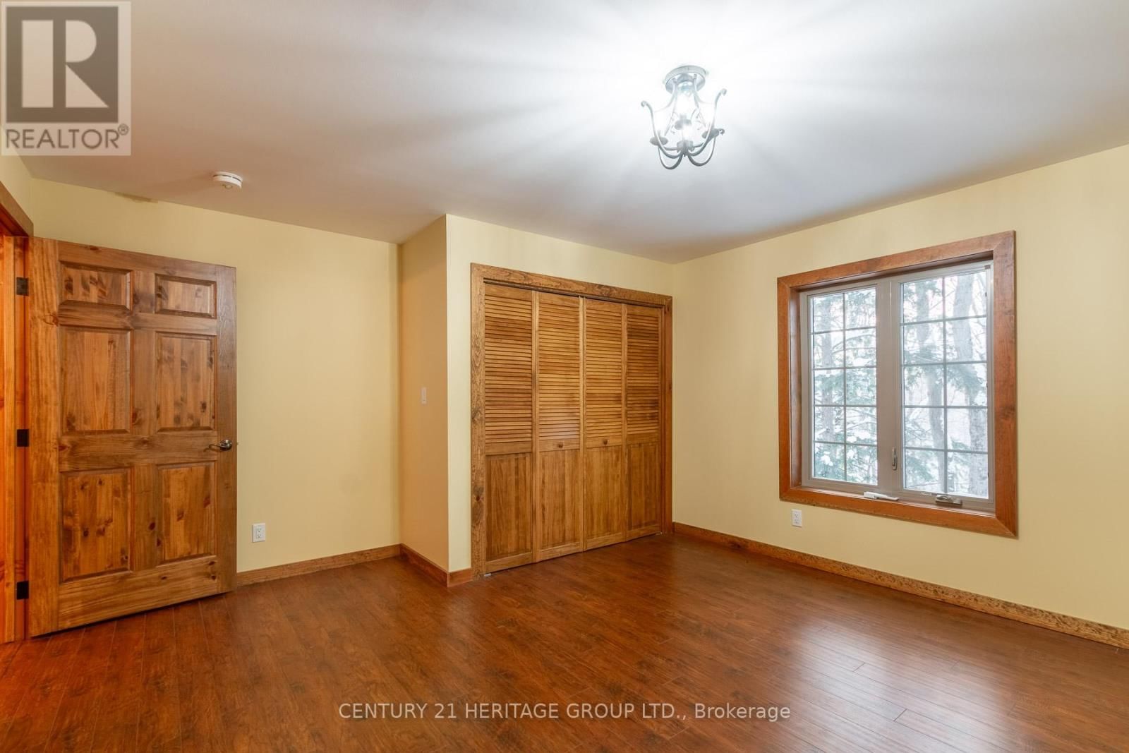 35 KEEFER STREET Image 23