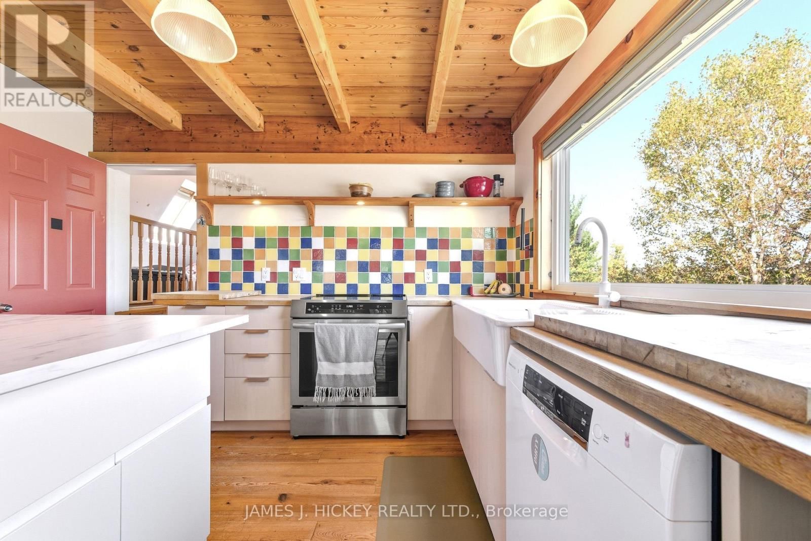 120 DEEP RIVER ROAD Image 15