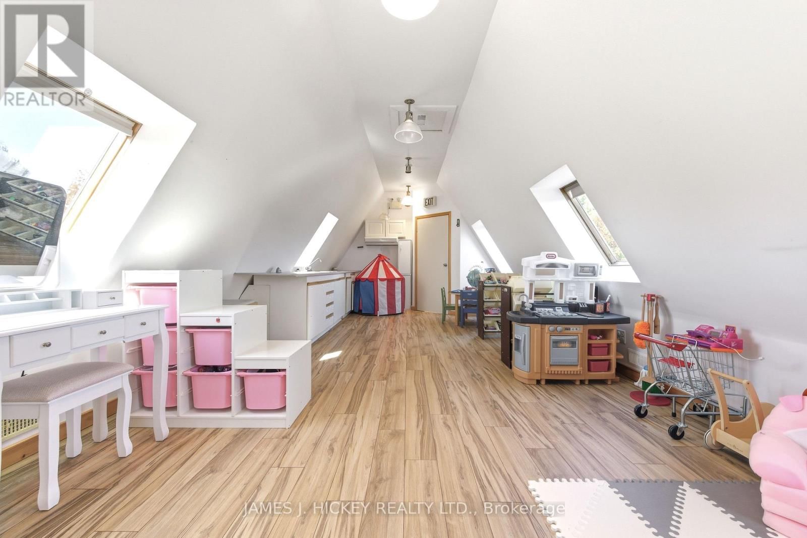 120 DEEP RIVER ROAD Image 19