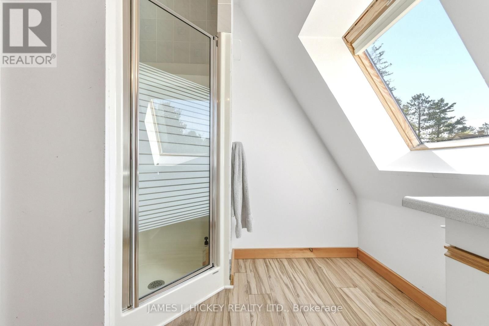 120 DEEP RIVER ROAD Image 21