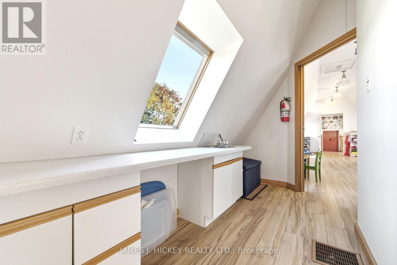 120 DEEP RIVER ROAD Image 22