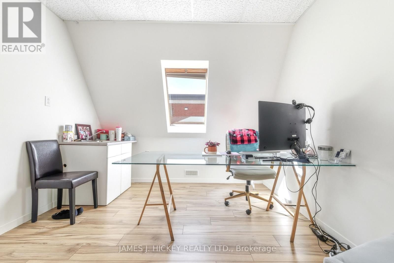 120 DEEP RIVER ROAD Image 35