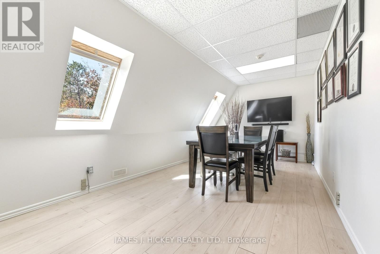 120 DEEP RIVER ROAD Image 39