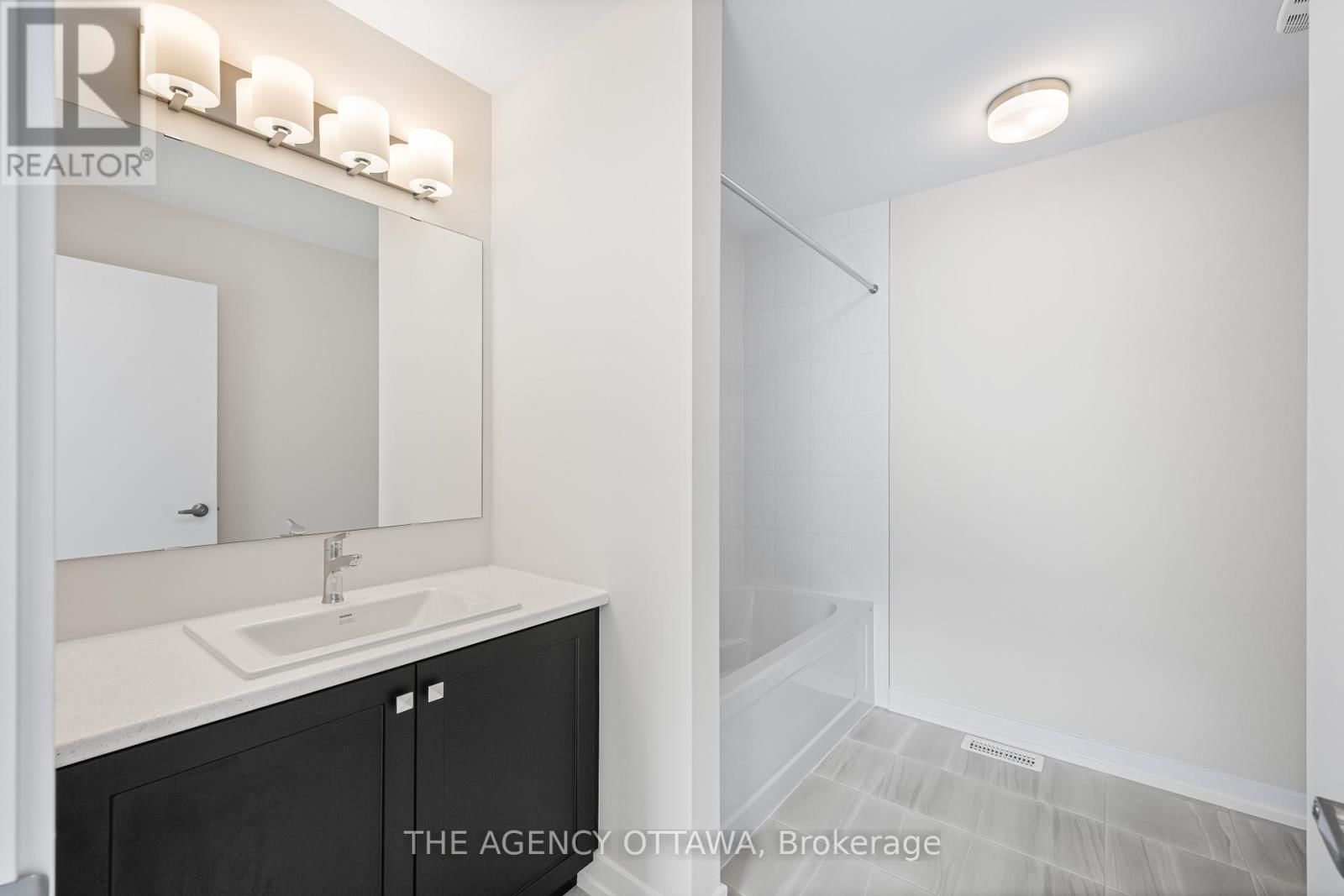 948 SEAGRAVE LANE Image 15