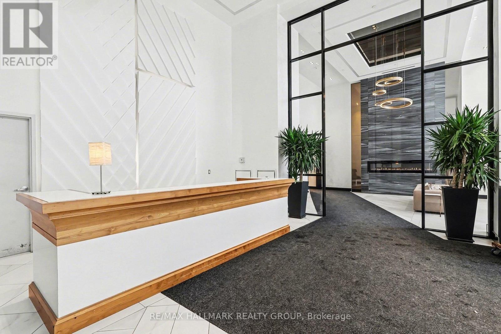 1412 - 255 BAY STREET NORTH Image 2