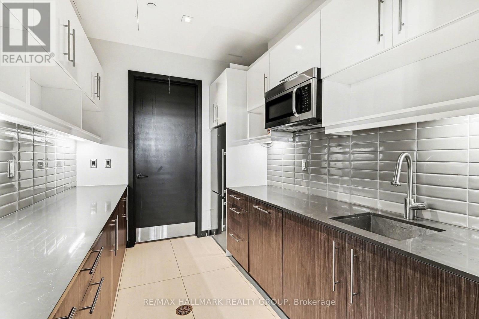 1412 - 255 BAY STREET NORTH Image 20