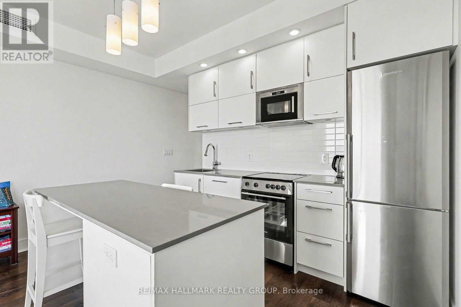 1412 - 255 BAY STREET NORTH Image 6