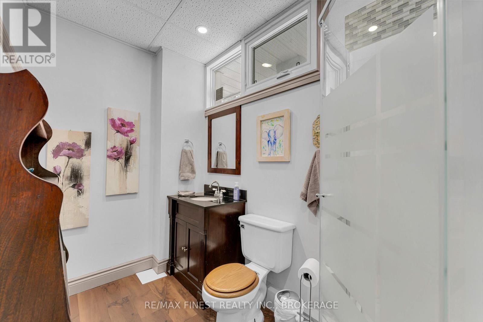 82 CENTRE STREET Image 10